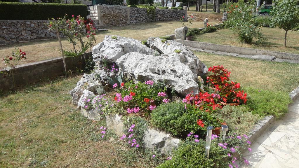 Apartment Fabris Roč Δωμάτιο φωτογραφία