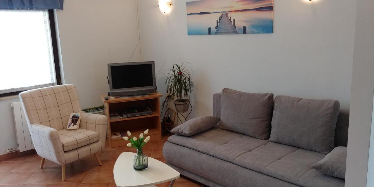 Apartment Fabris Roč Εξωτερικό φωτογραφία